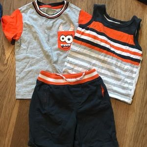 Short and sleeveless Shirt and shirt set